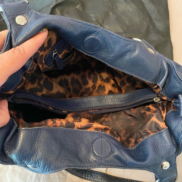 B. Makowsky Leather handbag with dustcover - Picture 6 of 6